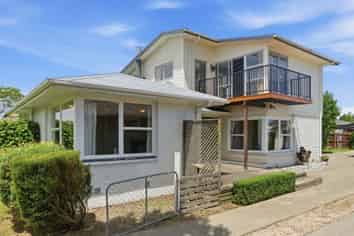 15 Wychwood Crescent, BISHOPDALE