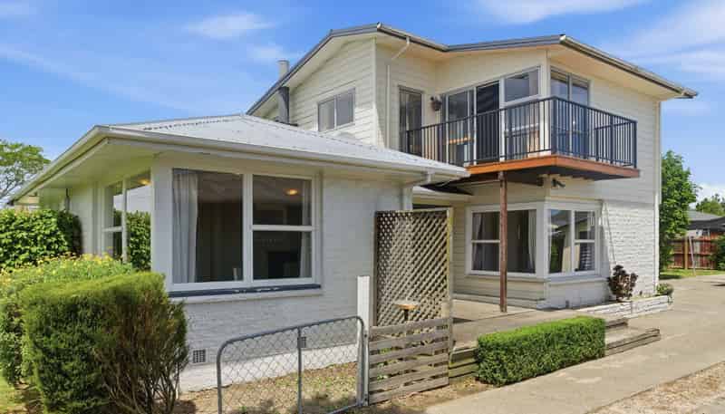 15 Wychwood Crescent, BISHOPDALE