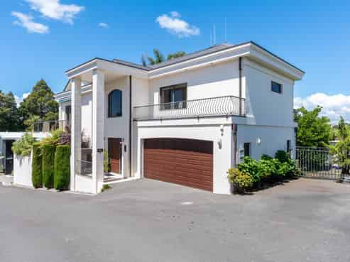 136 Lake Crescent, Hamilton Lake