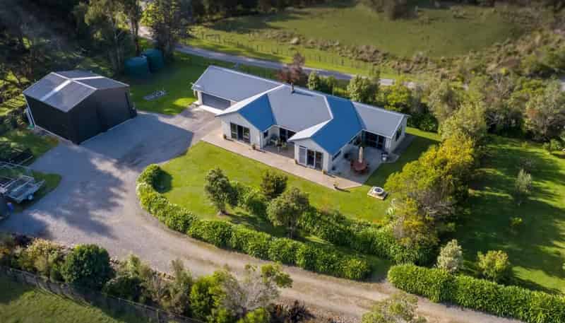 5523 Masterton Castlepoint Road, Whakataki