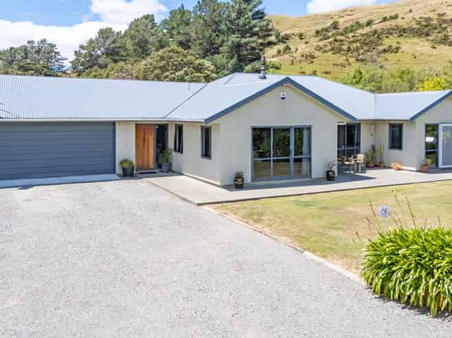 5523 Masterton Castlepoint Road, Tinui