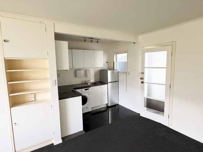 8/67 St Vincent Ave, Remuera