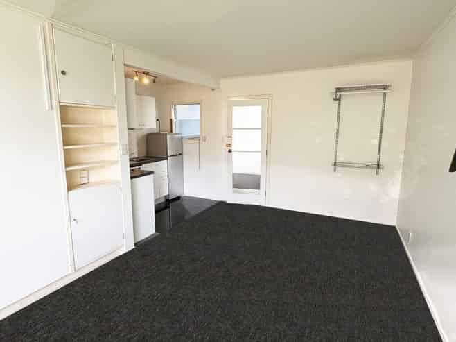 8/67 St Vincent Ave, Remuera