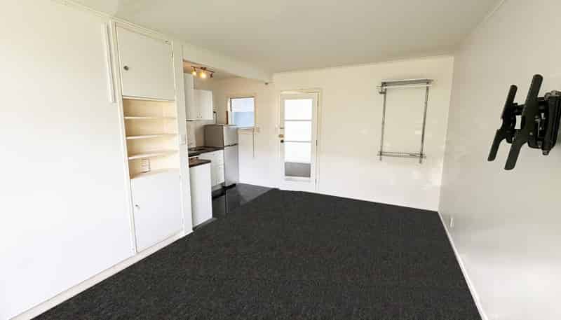 8/67 St Vincent Ave, Remuera