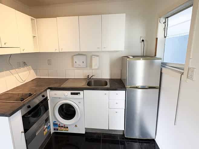 8/67 St Vincent Ave, Remuera