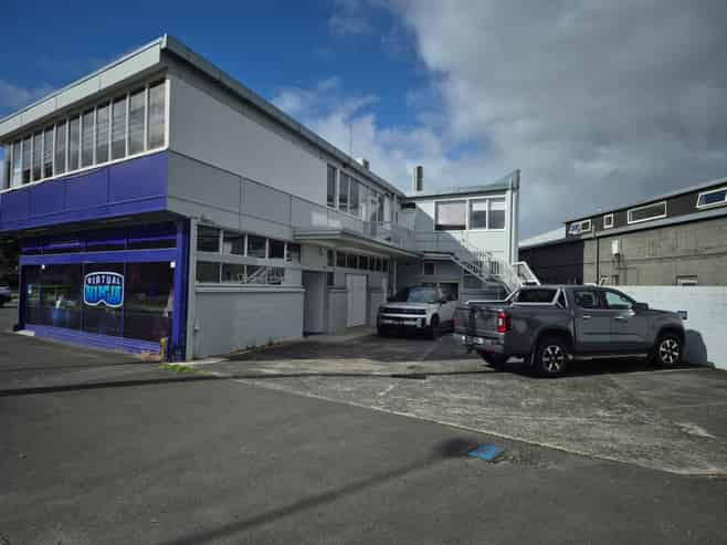 Light filled, high profile first floor space