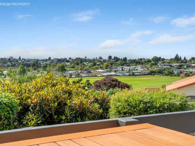 8 Cynthia Place, Bellevue