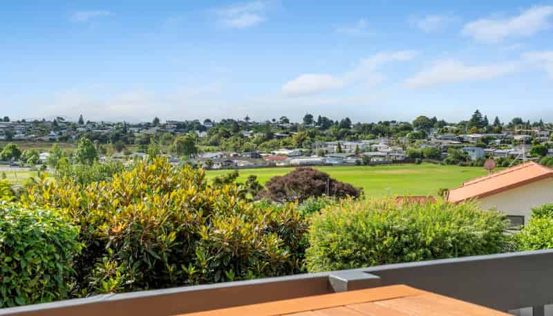 8 Cynthia Place, Bellevue