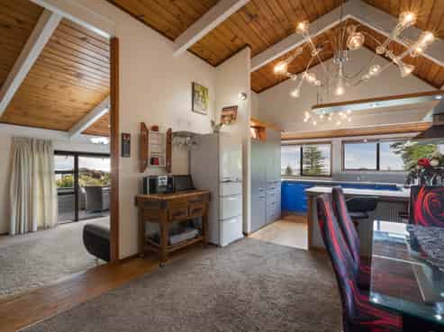 6 Arthur Road, Thornton Bay