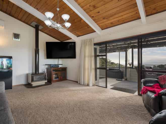 6 Arthur Road, Thornton Bay