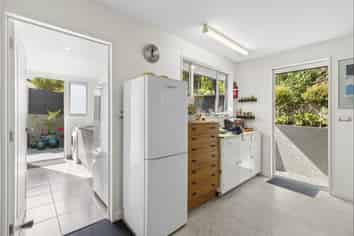 6 Commodore Place, Britannia Heights