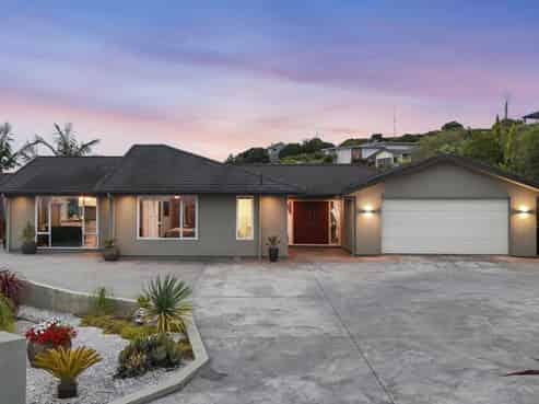 6 Commodore Place, Britannia Heights