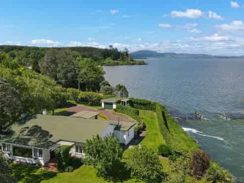 44 and 46 Takinga Street, Mourea