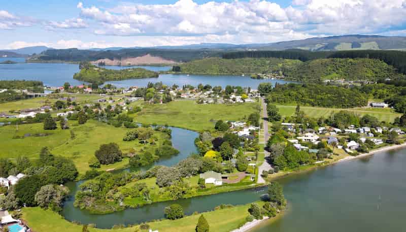 44 and 46 Takinga Street, Mourea