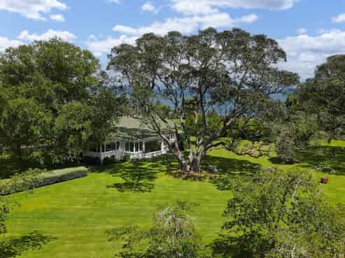 44 and 46 Takinga Street, Mourea