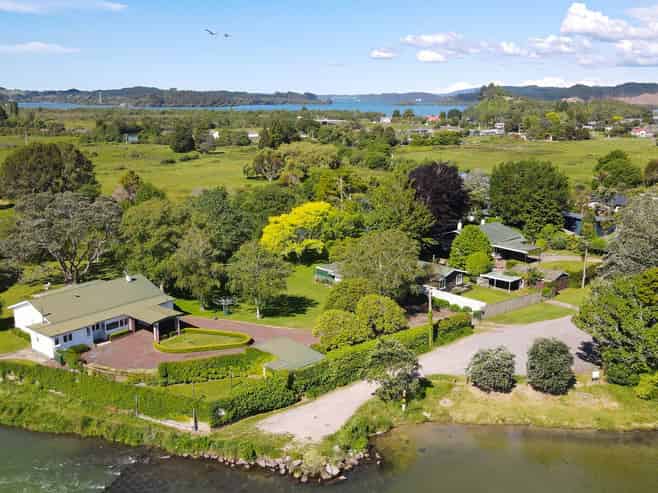 44 and 46 Takinga Street, Mourea