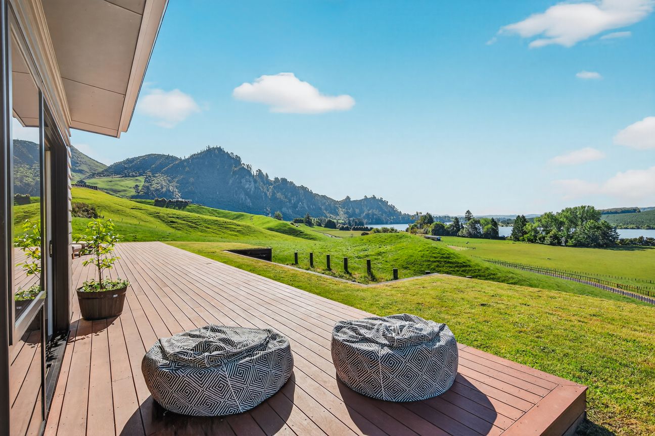 Stunning Lakefront Living - Widok 4