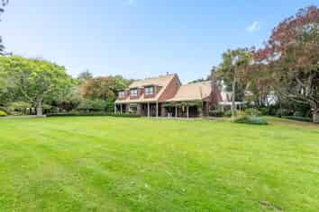 962 State Highway 1, Manakau