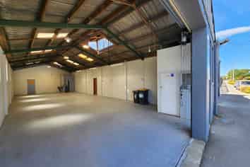 Affordable 128sqm City Fringe Warehouse