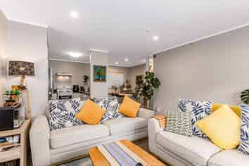 1/7 Raroa Road, Belmont