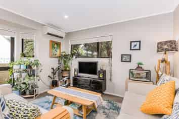 1/7 Raroa Road, Belmont