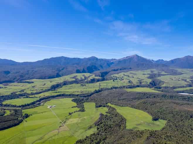 153 Quartz Range Road, Bainham