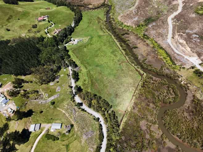 100 Paranui Road, Taipa