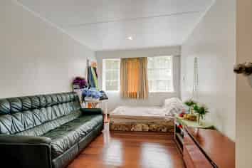 25 & 25A Paul Crescent, Fairfield