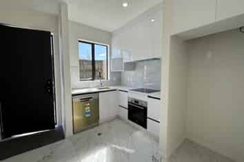 18D Addington Avenue, Manurewa