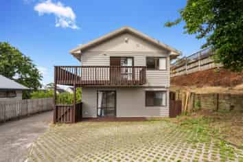 2/19 Lagoon Drive, Panmure