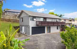 2/19 Lagoon Drive, Panmure