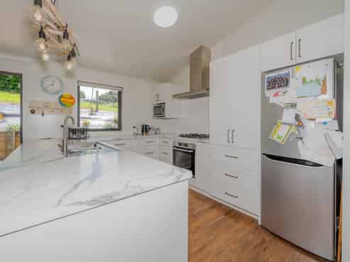 1052A Mangarino Road, Hangatiki