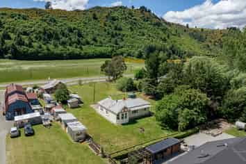 1135 Garston-Athol Highway, Athol