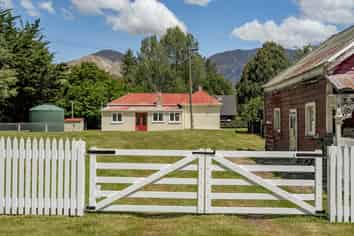 1135 Garston-Athol Highway, Athol