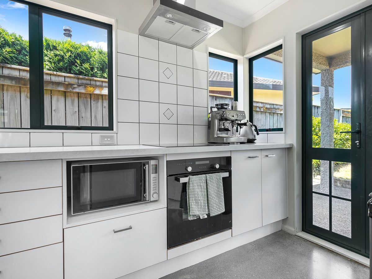 Price Reduced -  Havelock North - Mehr