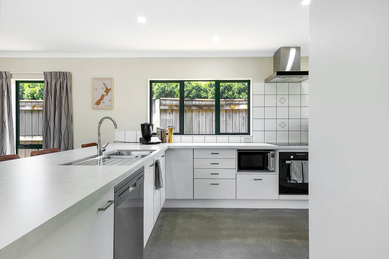 Price Reduced - Act Now! - Bild 2