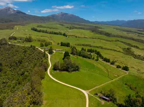 220 Quartz Range Road, Bainham