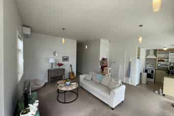 2/14 Oroua Street, Eastbourne