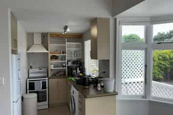 2/14 Oroua Street, Eastbourne