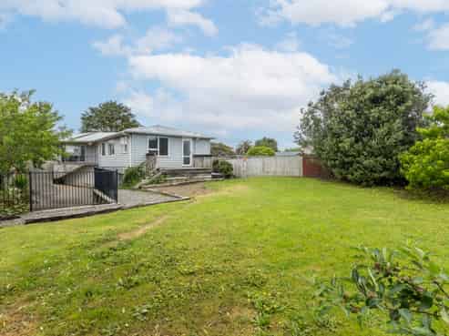 49 Gray Avenue, Paraparaumu Beach