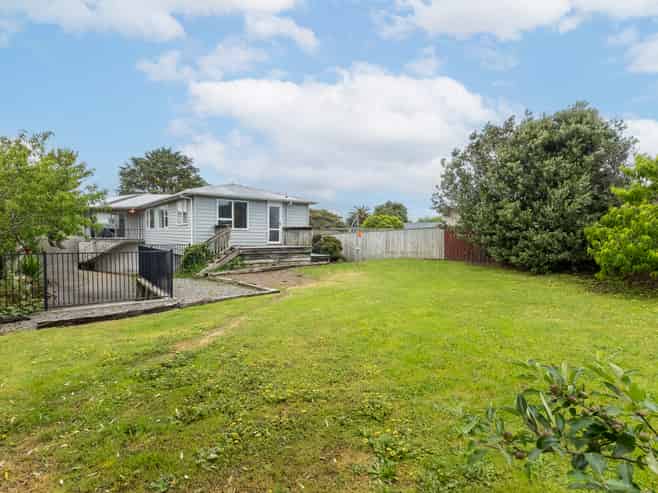 49 Gray Avenue, Paraparaumu Beach