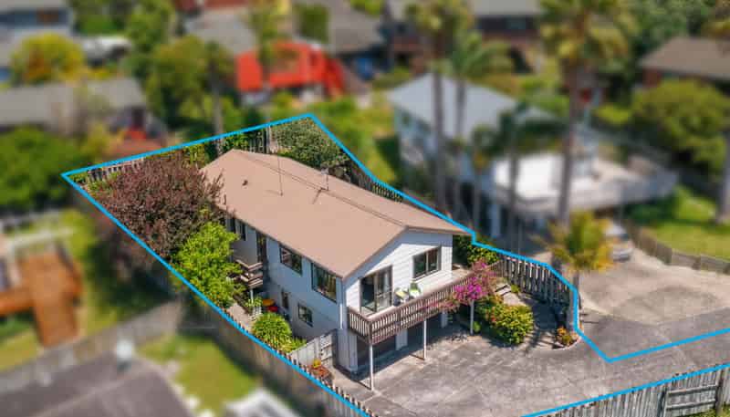 1/8 Camilla Grove, Totara Vale