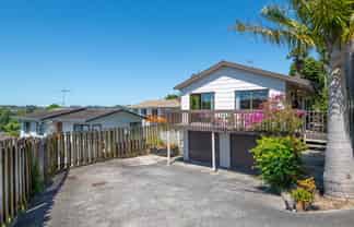 1/8 Camilla Grove, Totara Vale