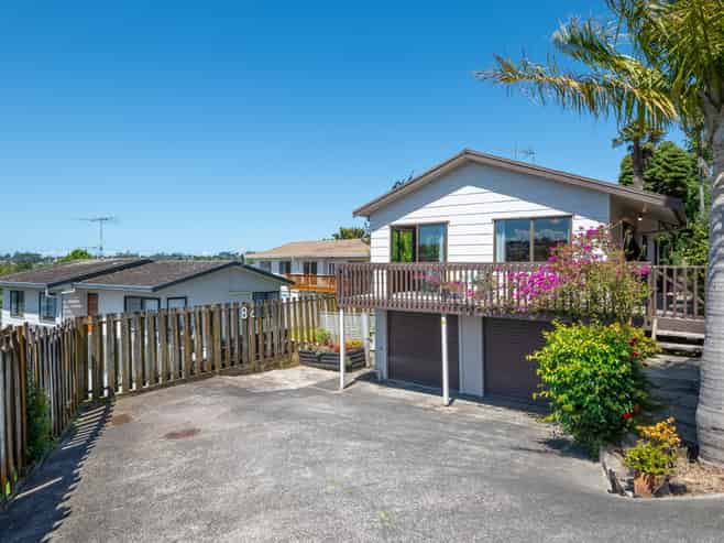 1/8 Camilla Grove, Totara Vale