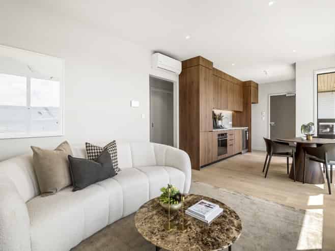 302/17 Pennant Street, Long Bay