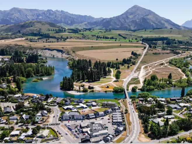 12 Frye Crescent, Albert Town