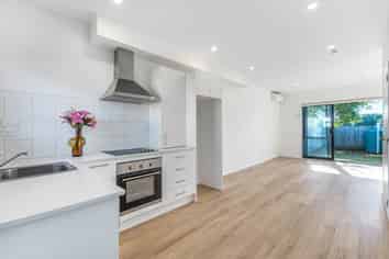 13 Eileen Newey Place, Henderson