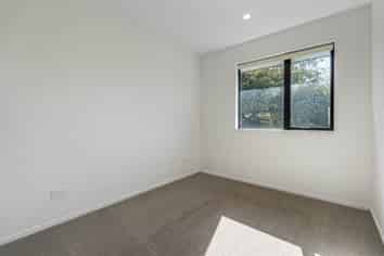 13 Eileen Newey Place, Henderson