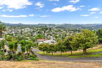 32 Magnolia Avenue, Kamo