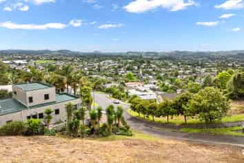 32 Magnolia Avenue, Kamo